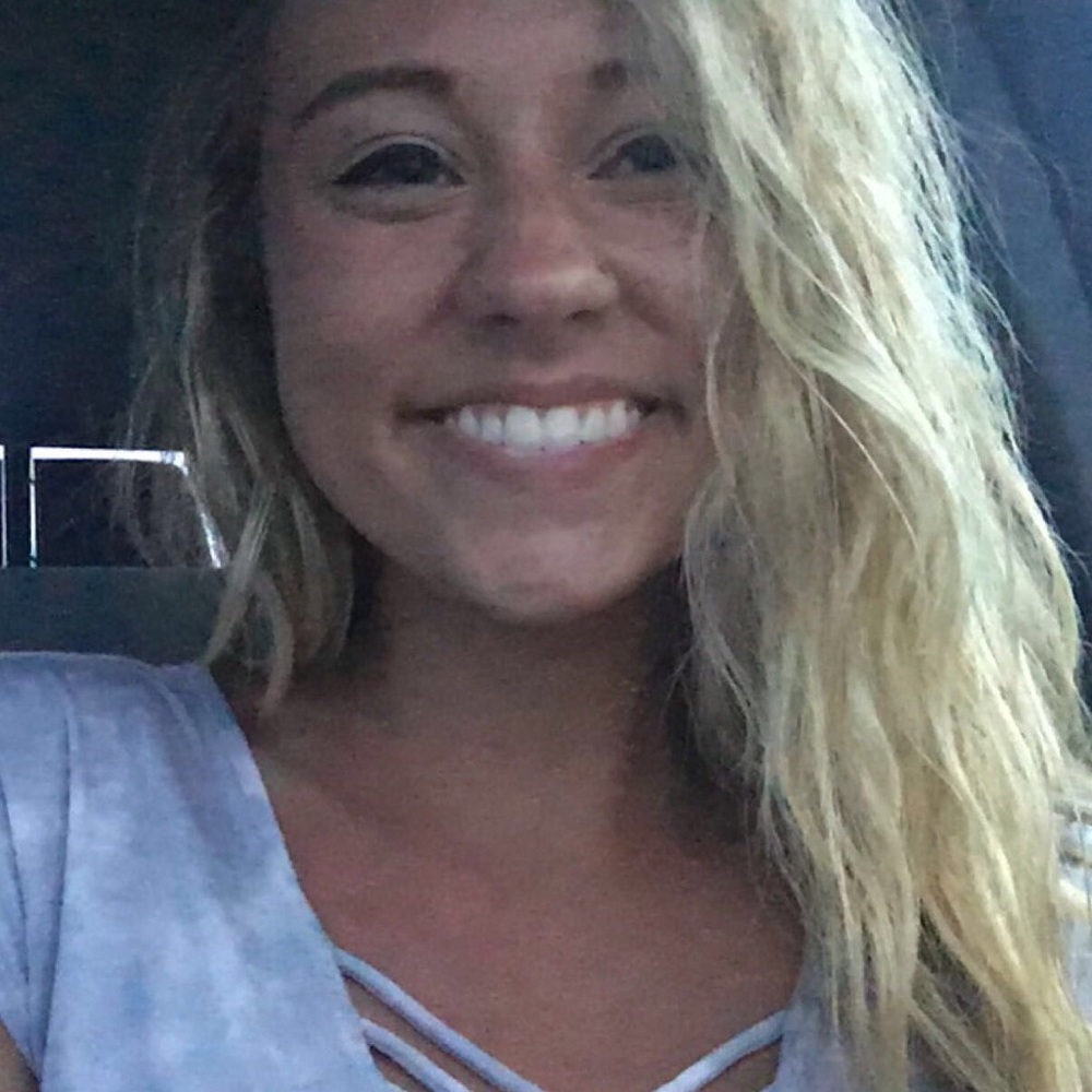 Meet your Posher, Courtney